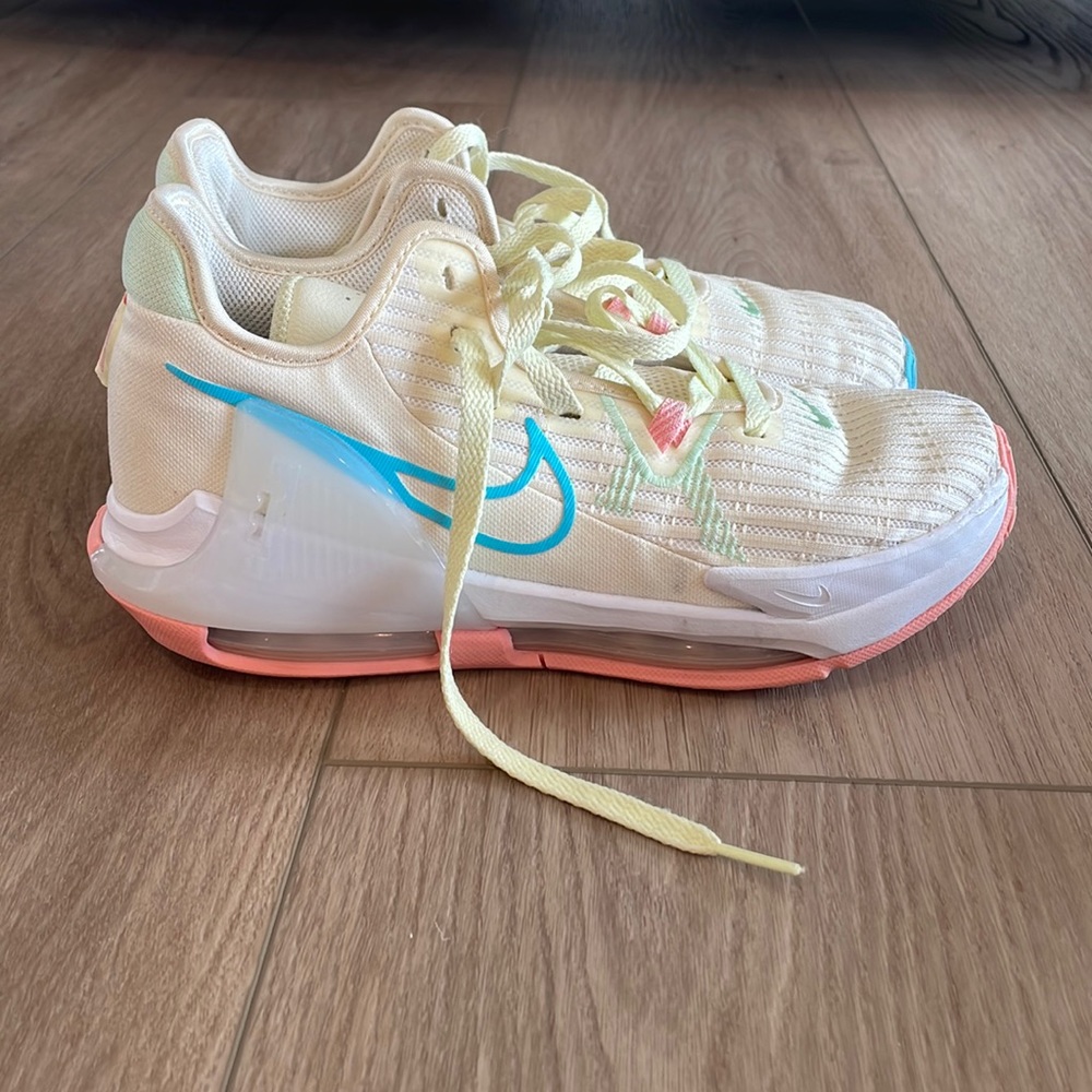 Lebron Whitness 6 Men’s Basketball Shoes